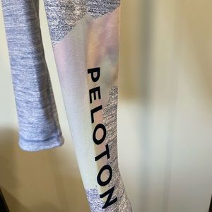 Peloton White Opal High Waist Capri - S